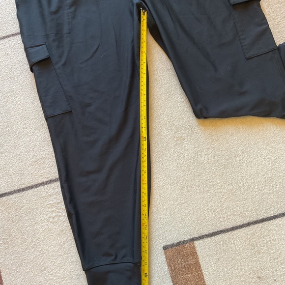 Old Navy Women's Black Powersoft Cargo Joggers - Picture 4 of 5